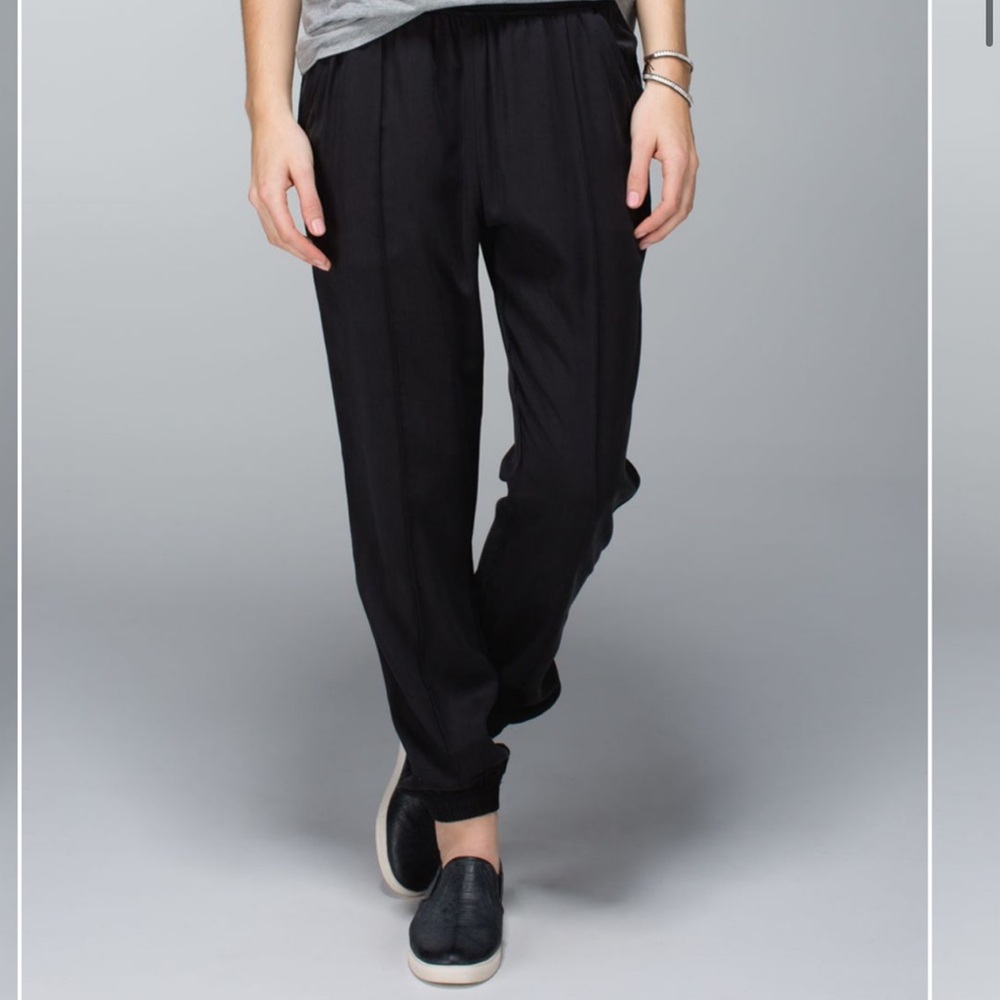 Lululemon Mat to Street Pant